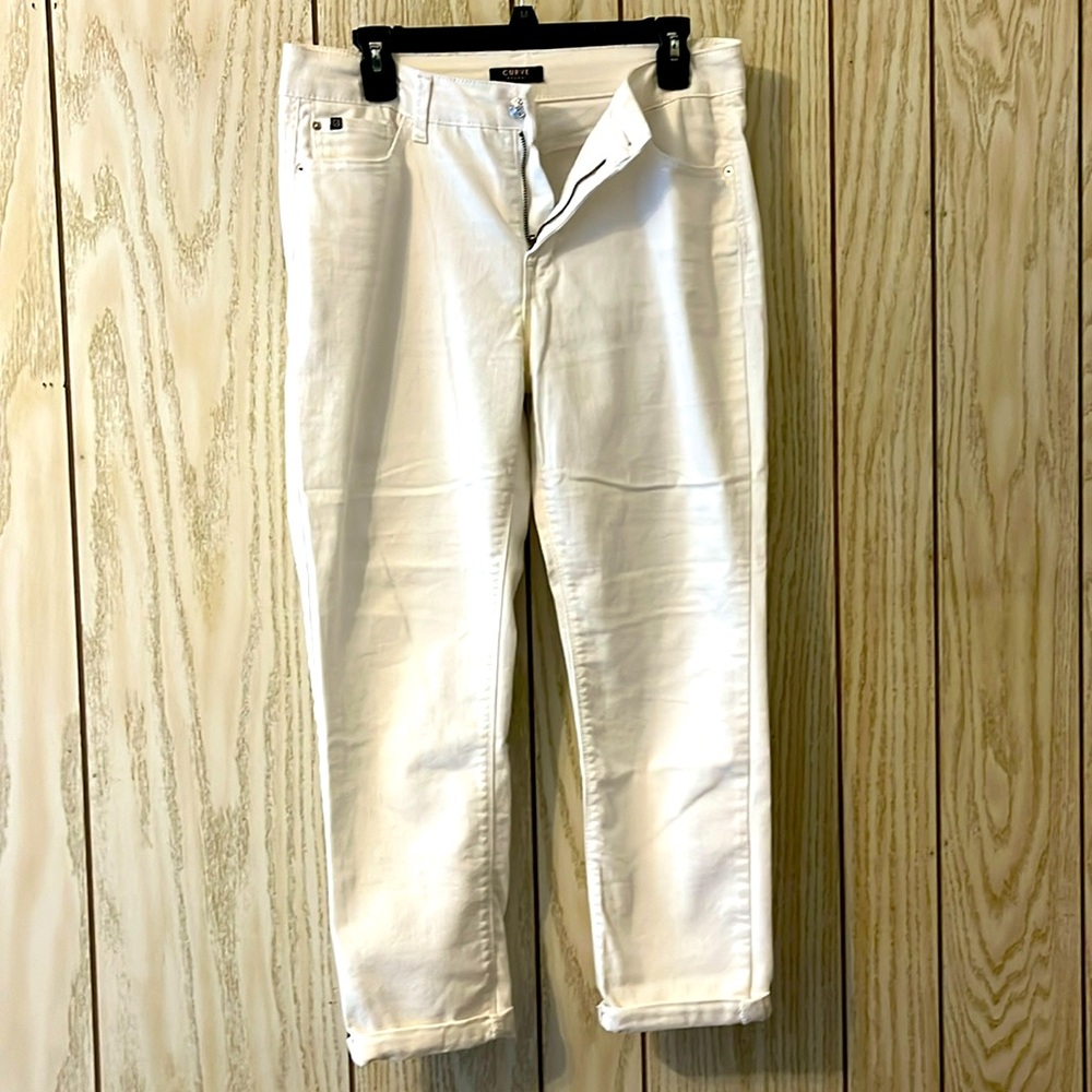 Women’s straight lef white jeans